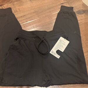 Lululemon ready to Rulu HR jogger size 4